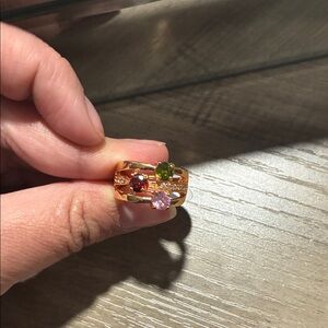 Elegant Gold Ring with Multicolor Gemstones